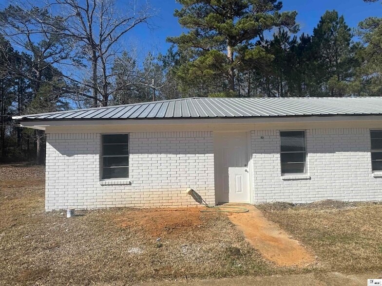 207 Oaklawn Dr in Jonesboro, LA - Foto de edificio