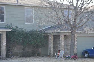 921 NW Summercrest Blvd-Unit -1 in Burleson, TX - Foto de edificio - Building Photo