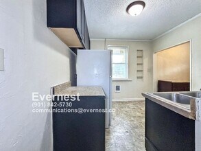 180 Clark Pl in Memphis, TN - Building Photo - Building Photo