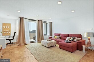 1245 4th St SW in Washington, DC - Building Photo - Building Photo