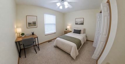 2307 Vineyard Cir in Manhattan, KS - Building Photo - Building Photo