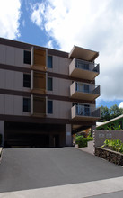 Hale O Terrace in Honolulu, HI - Building Photo - Building Photo