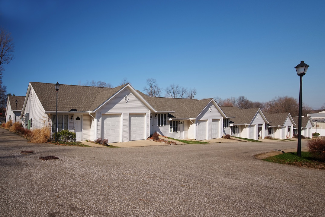 Britain Apartments in Akron, OH - Building Photo