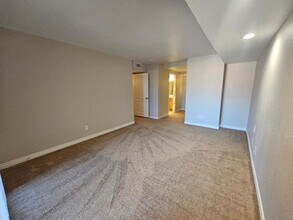 3434 W Danbury Dr in Phoenix, AZ - Building Photo - Building Photo