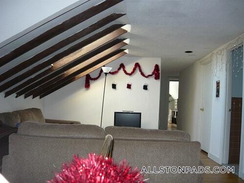 26 Greylock Rd in Boston, MA - Foto de edificio - Building Photo