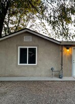 10111/2-10112 Barelas Rd SW in Albuquerque, NM - Building Photo