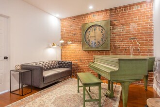 4105 R. Saint-Denis in Montréal, QC - Building Photo - Building Photo