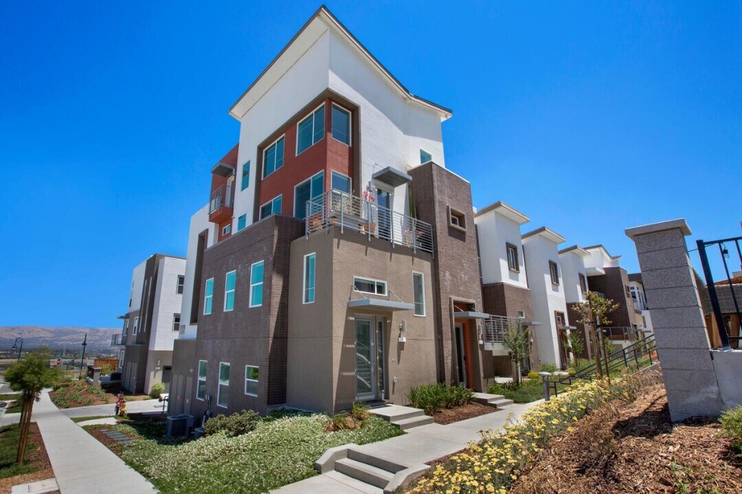 2986 Lina St in San Jose, CA - Building Photo