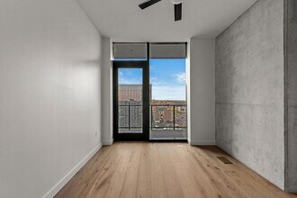 610 Davis St, Unit 3310 in Austin, TX - Building Photo - Building Photo