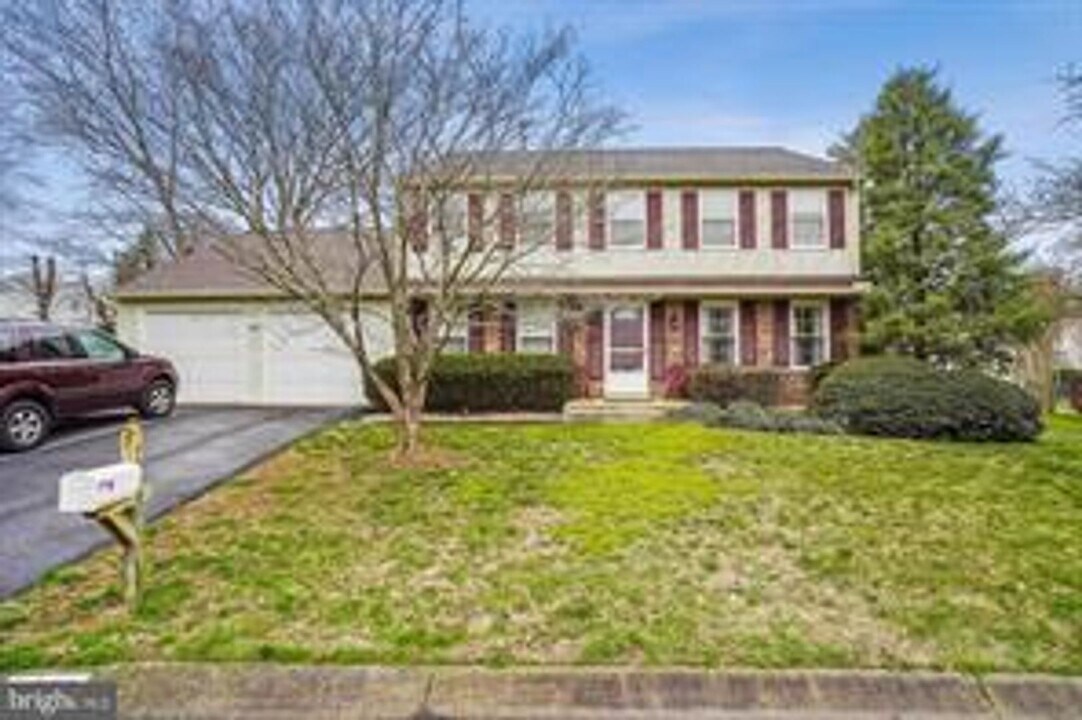 15608 Wapello Way in Rockville, MD - Building Photo