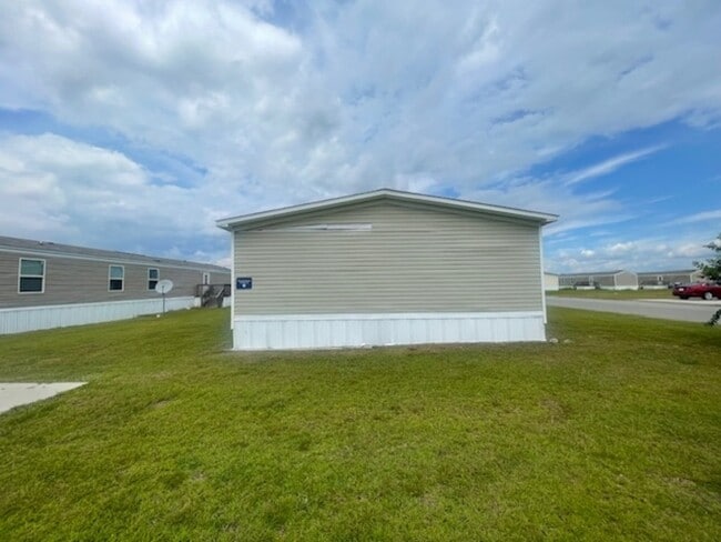 521 Milan Ave in Lumberton, NC - Building Photo - Building Photo