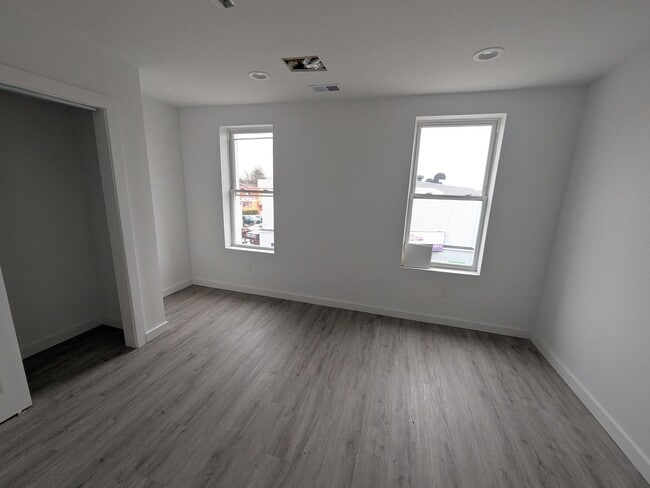 6614 Rising Sun Ave in Philadelphia, PA - Foto de edificio - Building Photo