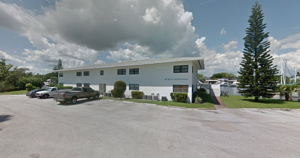 4742 SE Anchor Ave in Stuart, FL - Building Photo