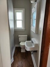 2564 N Bartlett Ave in Milwaukee, WI - Foto de edificio - Building Photo