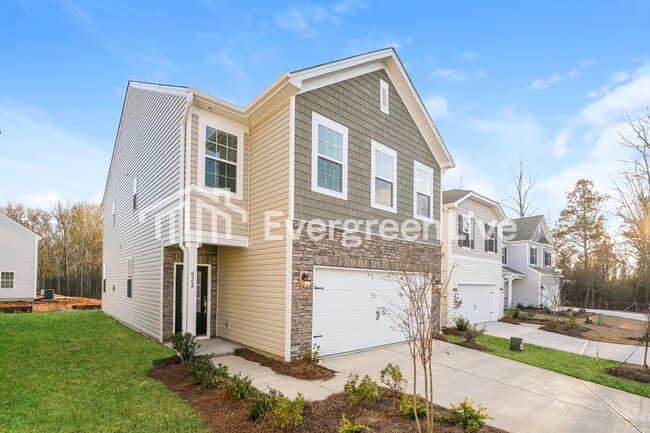 822 Pear Blossom Ct in Winston-Salem, NC - Building Photo - Building Photo