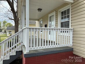 122 Lakewood Ave in Charlotte, NC - Building Photo - Building Photo
