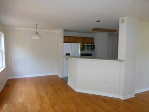 3807 E Forester Ct in Fredericksburg, VA - Foto de edificio - Building Photo