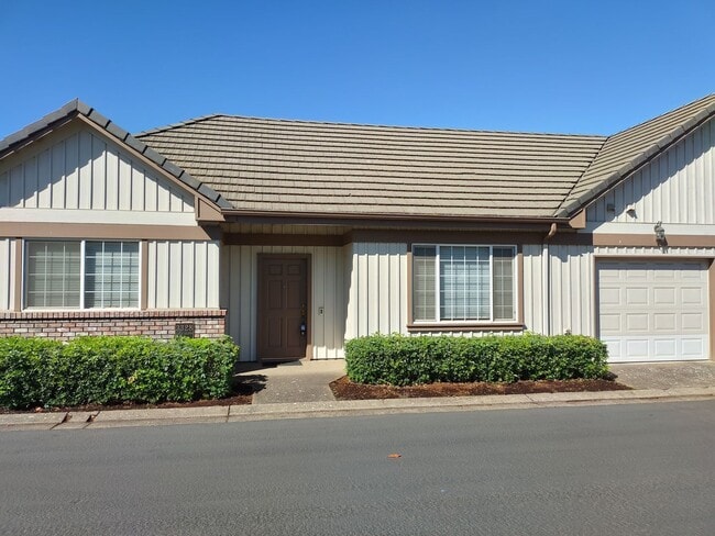 property at 3328 Lake Glenn Dr