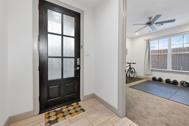 property at 1621 Rosewood St