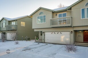 401 S Wasilla St in Wasilla, AK - Building Photo