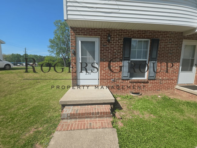 228-230 Wilmington Ave in Oxford, NC - Building Photo - Building Photo