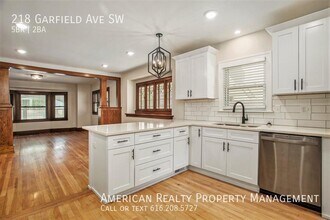 218 Garfield Ave SW in Grand Rapids, MI - Building Photo - Building Photo