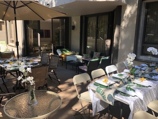 121 Crandon Blvd in Key Biscayne, FL - Building Photo - Building Photo