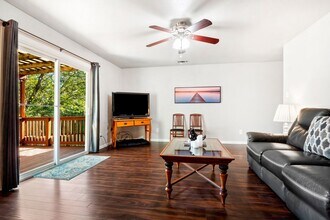 7203 Barnsdale Way in Austin, TX - Building Photo - Building Photo