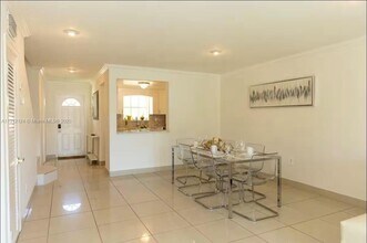 1949 NE 123rd St in North Miami, FL - Building Photo - Building Photo