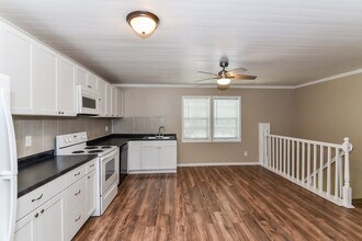 6 Castle Ct in Lee's Summit, MO - Foto de edificio - Building Photo