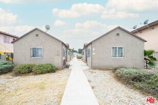 634 W 81st St in Los Angeles, CA - Building Photo