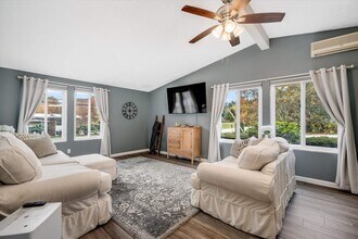 1 Johns Dr in Hooksett, NH - Building Photo - Building Photo