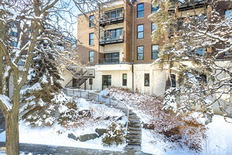 Groveland Terrace in Minneapolis, MN - Building Photo - Building Photo