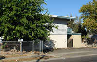 Royal Oaks Apartmemts in Sacramento, CA - Foto de edificio - Building Photo