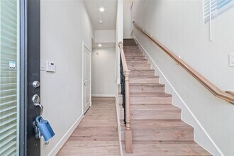 148 Knightsbridge Park Ln in Houston, TX - Building Photo - Building Photo