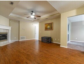 1326 Tradition Ave in Fayetteville, AR - Building Photo - Building Photo