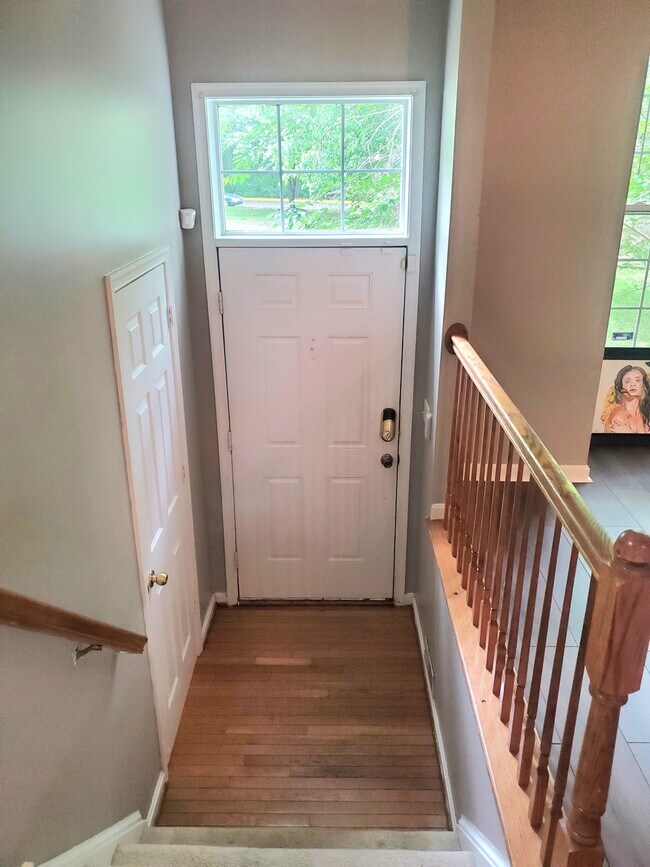 9705 Tulip Tree Dr in Bowie, MD - Building Photo - Building Photo