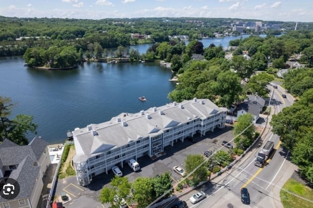 property at 190 S Quinsigamond Ave