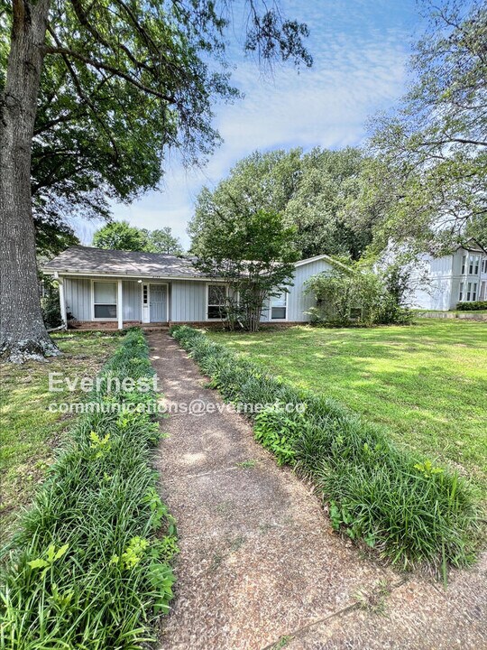 2199 Kingsrow Pkwy in Memphis, TN - Building Photo
