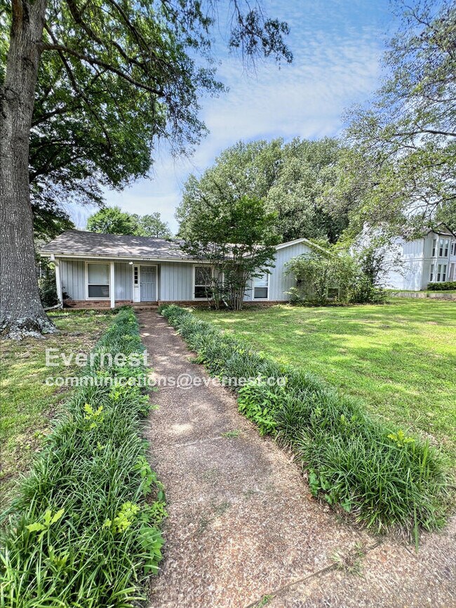 property at 2199 Kingsrow Pkwy