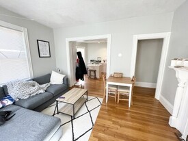 24 Pond St, Unit 1 in Boston, MA - Building Photo