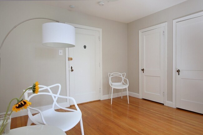 9 Kilsyth Ter, Unit #1 in Boston, MA - Building Photo - Building Photo