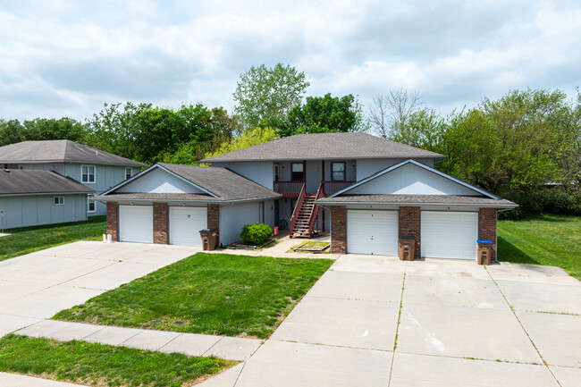 217 Sky Vue Dr in Raymore, MO - Foto de edificio - Primary Photo