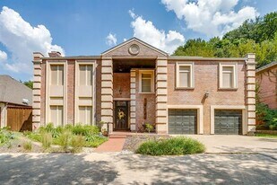 1805 Burton Hill Rd in Fort Worth, TX - Building Photo