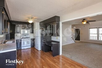 1427 Lynette in Liberty, MO - Building Photo - Building Photo