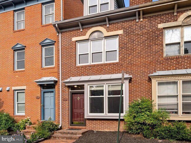 507 Colecroft Ct in Alexandria, VA - Building Photo - Building Photo