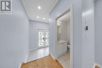 35 Clipper Ln in Clarington, ON - Building Photo - Building Photo