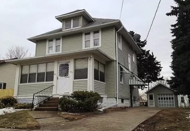 property at 1733 Duncan Rd