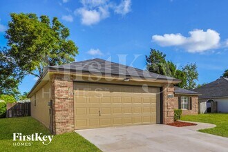 1913 Belhaven Dr in Orange Park, FL - Foto de edificio - Building Photo