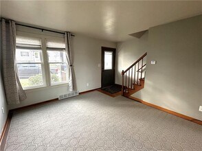 1 S 6th St in Youngwood, PA - Building Photo - Building Photo